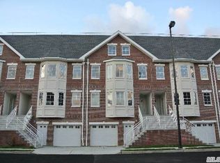 353 Soundview Ln, College Point, NY 11356