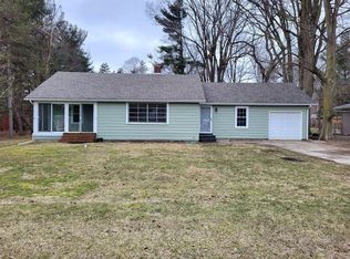 916 S Mayflower Rd, La Porte, IN 46350