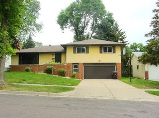 1201 Bellows St, West Saint Paul, MN 55118