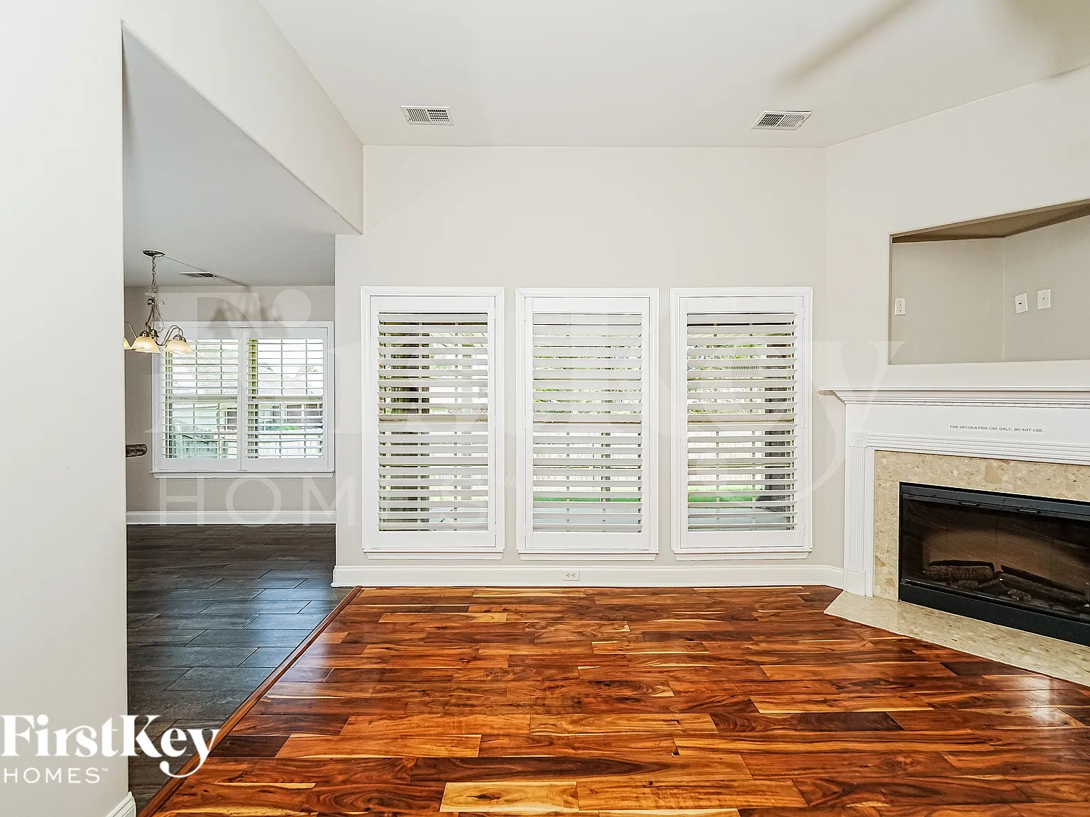 3 bed, 2.0 bath, 2065 sqft, $2,185 — Photo 3