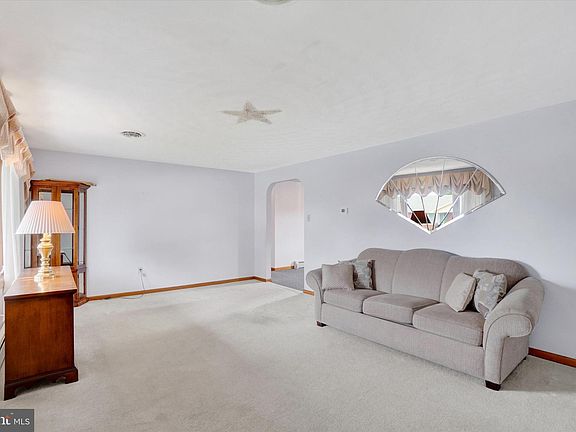 2nd image of 120 E Clearview Dr