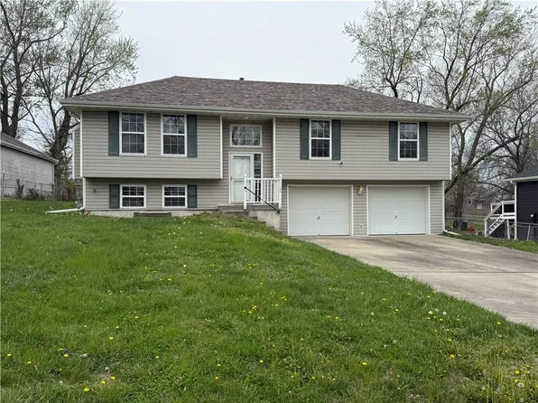 11124 N Locust St, Kansas City, MO 64155