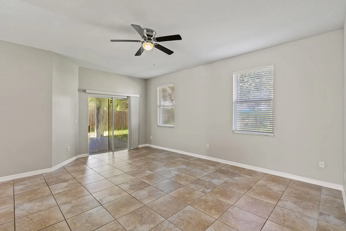 Building Photo - 2709 Savannah Dr
