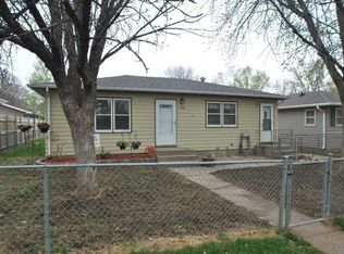 1010 E 12th St, Yankton, SD 57078