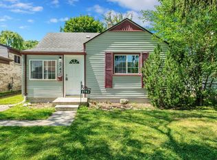 5743 Harrison St, Garden City, MI 48135