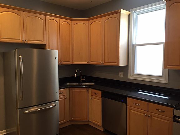 5th image of 2920 N Talman Ave #1