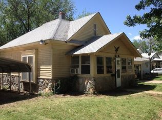 618 Ivanhoe St, Perry, OK 73077