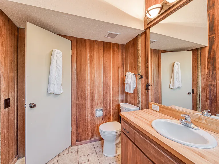 1875 John Scott Trl — Photo 16