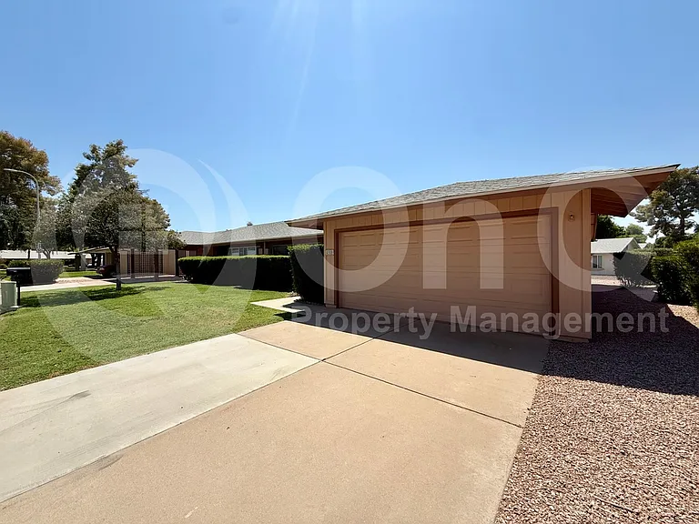 4950 E Lake Point Cir — Photo 2