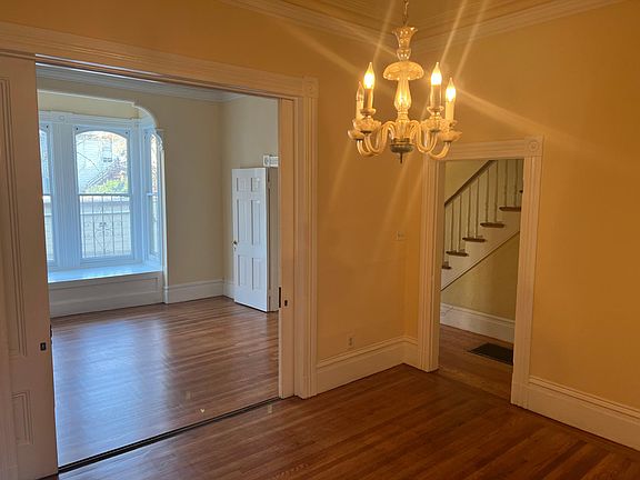 5th image of 807 Grove St