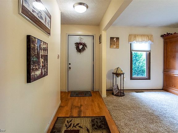 3rd image of 877 Rosewood Dr