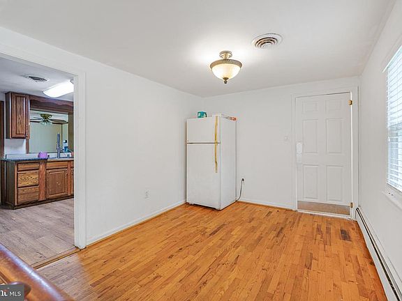 3rd image of 17724 Batestown Rd