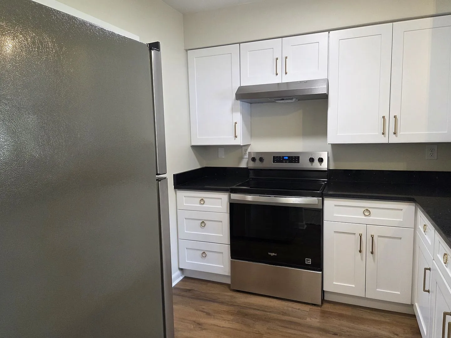 Newly Remodeled Duplex w/ Lake View — Photo 4