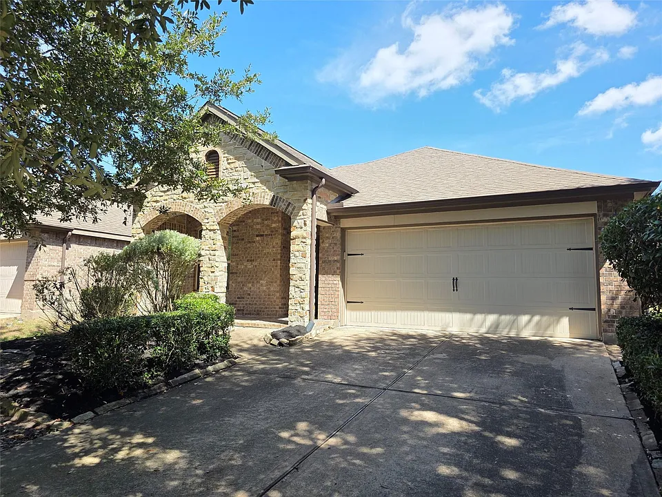 114 N Heritage Mill Cir