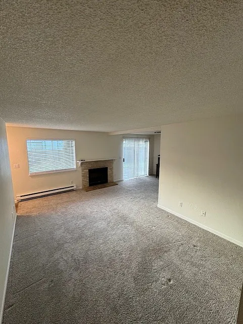 2 bed, 950 sqft, $1,800 — Photo 4