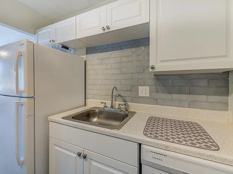 122 Pompano Dr SE — Photo 9