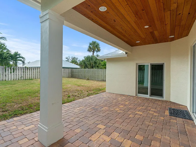 17735 Carver Ave — Photo 27