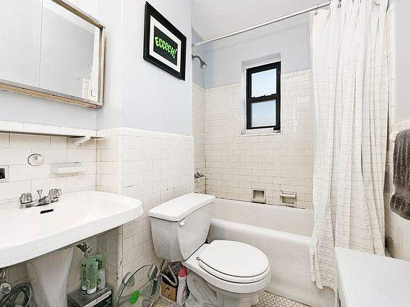5th image of 235 W 102nd St APT 16U