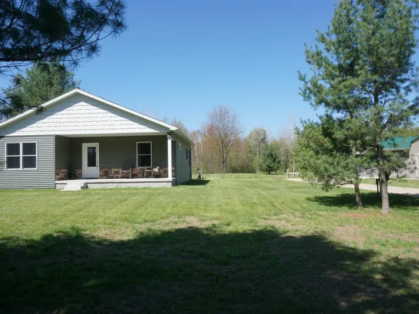 2138 Long Rd, Beaverton, MI 48612