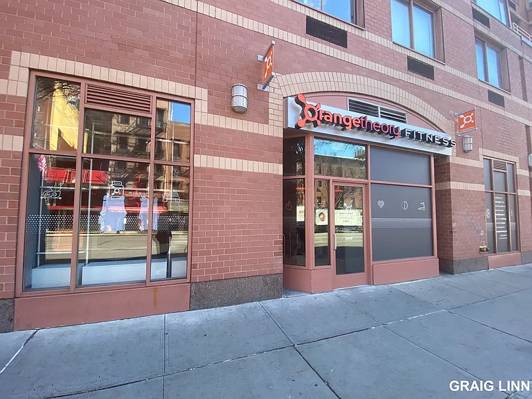 350 W 50th St #3OO — Photo 17