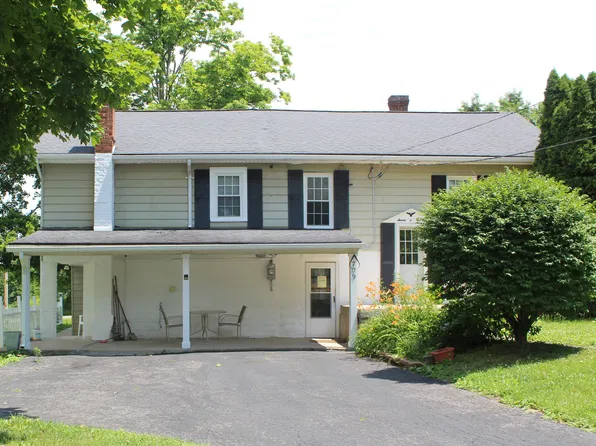 709 S Carlisle Ln, Altoona, PA 16602