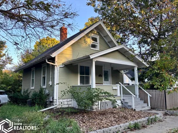 51 S Maple St, Fairfield, IA 52556