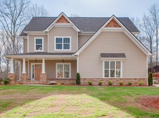 1916 Hearthstone Ct, Winder, GA 30680