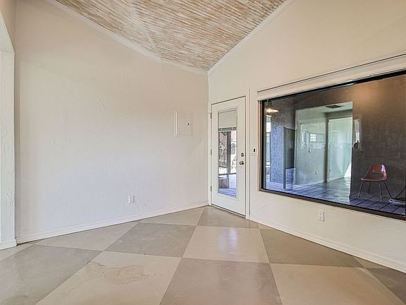 5th image of 1606 N Stanton St #4