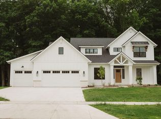 1950 Creekside Dr SW, Byron Center, MI 49315