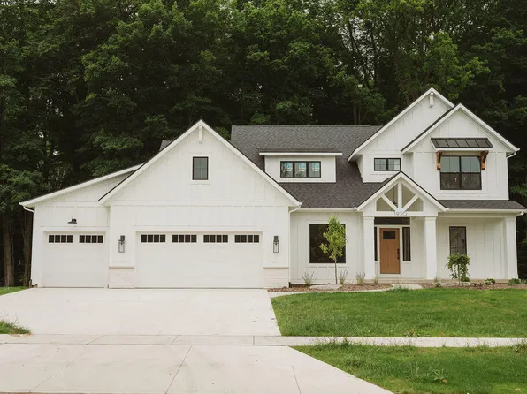 1950 Creekside Dr SW, Byron Center, MI 49315