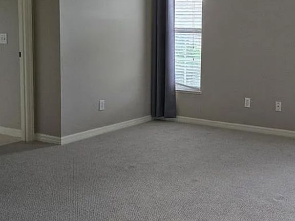 3rd image of 463 Nokomis Ave S