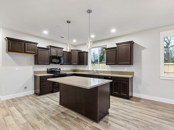 4th image of 2541 S Waverly Ave