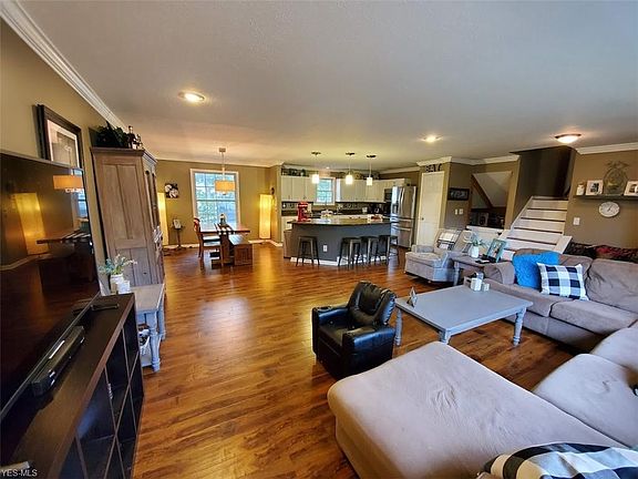 3rd image of 204 Normandy Dr