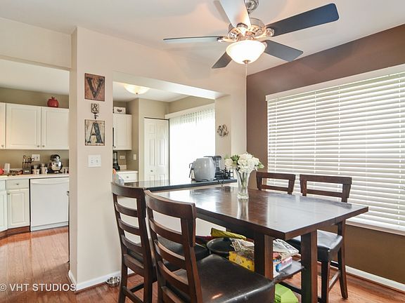 4th image of 1390 E Baronet Ln #421