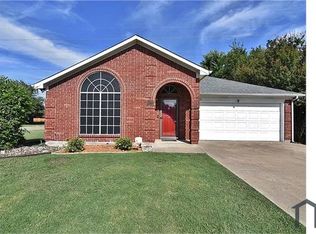 6323 Brookbriar Ct, Arlington, TX 76018