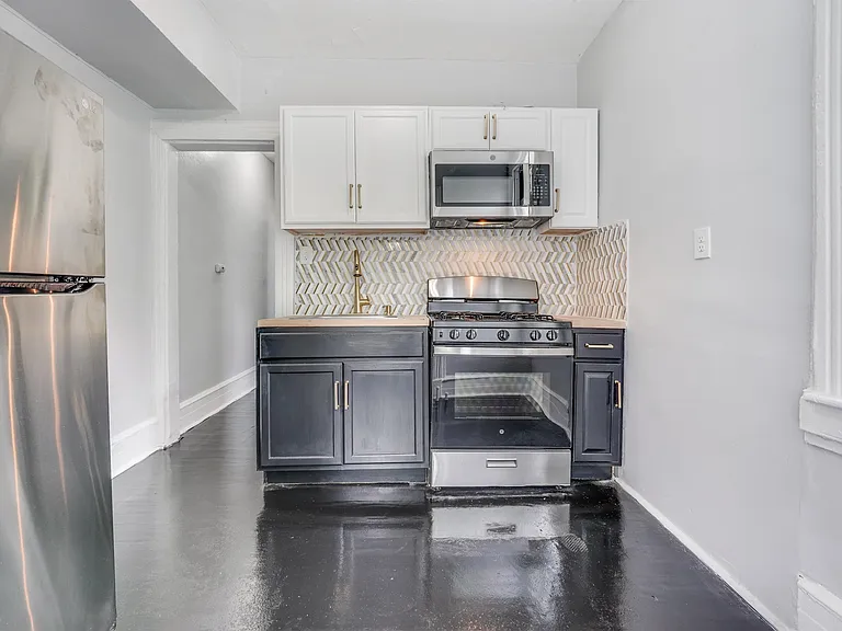 234 Summit Ave #2 — Photo 2