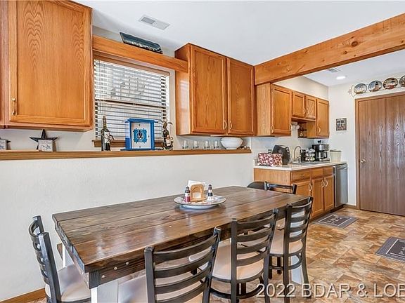 5th image of 11 Brentwood Dr