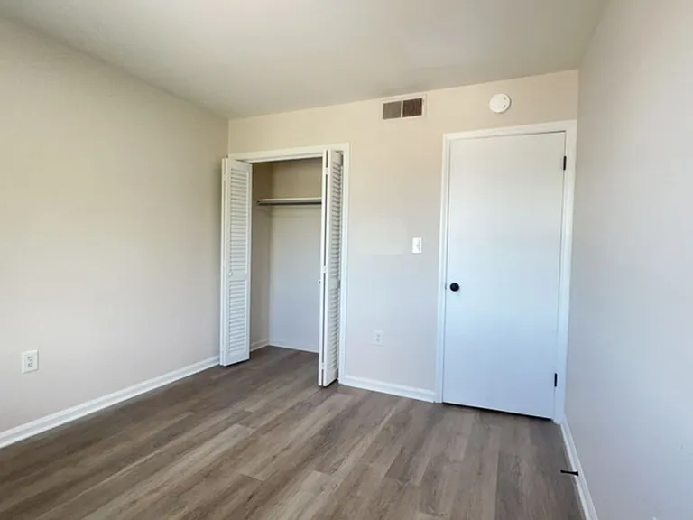 Oak Grove Village Apartments — Photo 13
