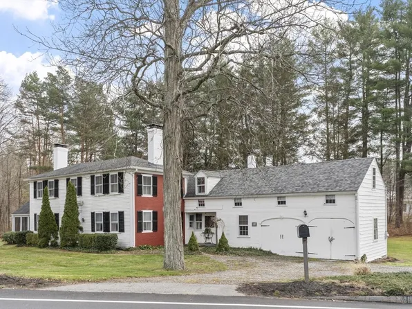 8 South St, Townsend, MA 01469
