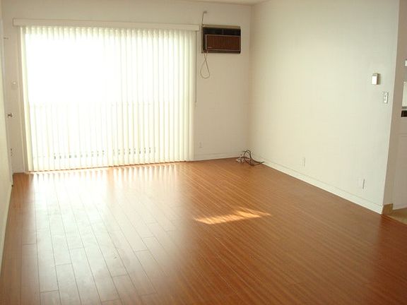 2nd image of 1133 Hacienda Pl APT 7