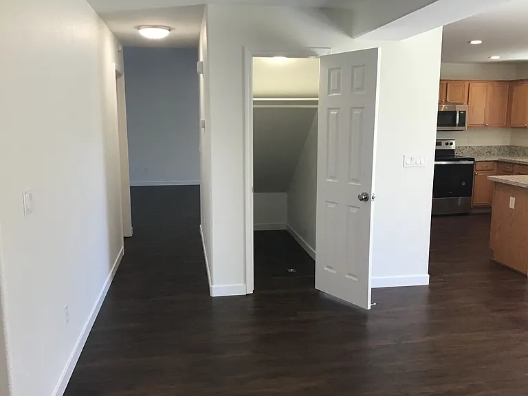 18258 Oakbrook Ln — Photo 6