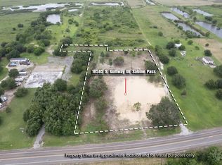 10585 S Gulfway Dr, Port Arthur, TX 77640