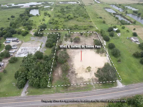10585 S Gulfway Dr, Sabine Pass, TX 77655