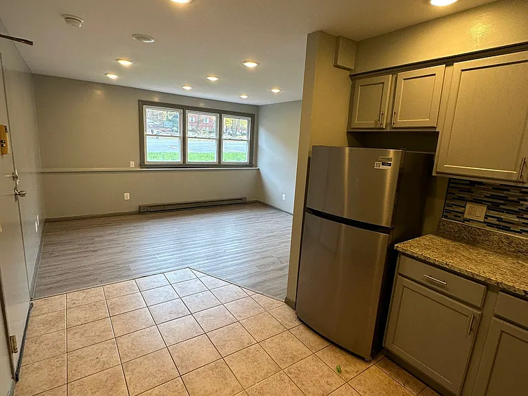 44 Briarwood Ln — Photo 2