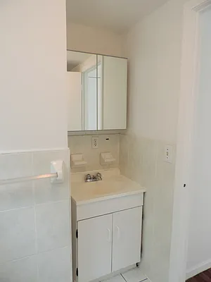 Rented by J Misrahi Realty Corp | media 7