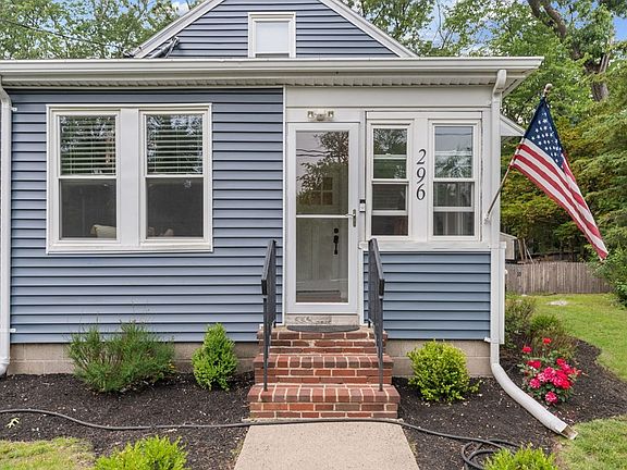 5th image of 296 Willow St