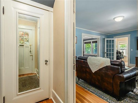 3rd image of 133 5th St #1