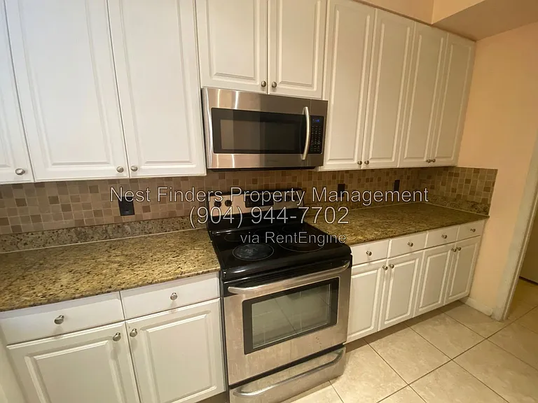 8539 Gate Pkwy W #122 — Photo 9