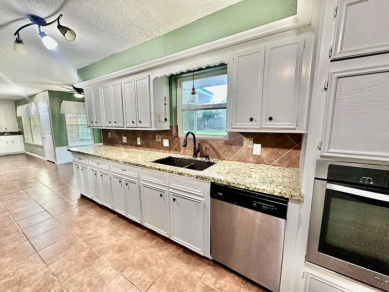 17502 Cassina Dr — Photo 19