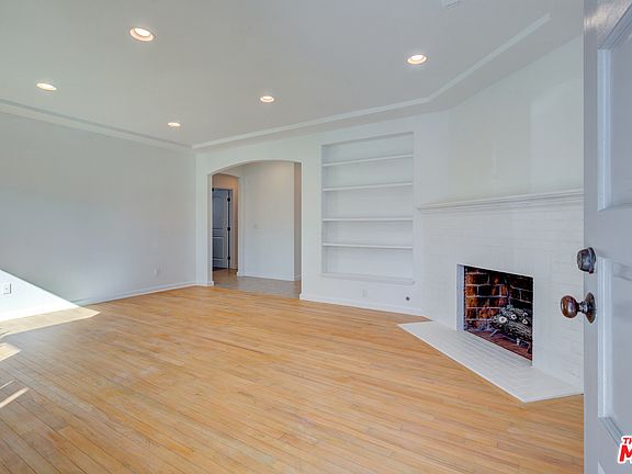 4th image of 3960 East Blvd